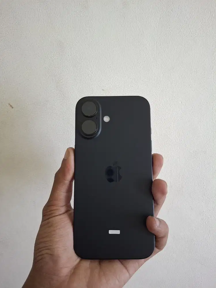 Iphone 16 hitam