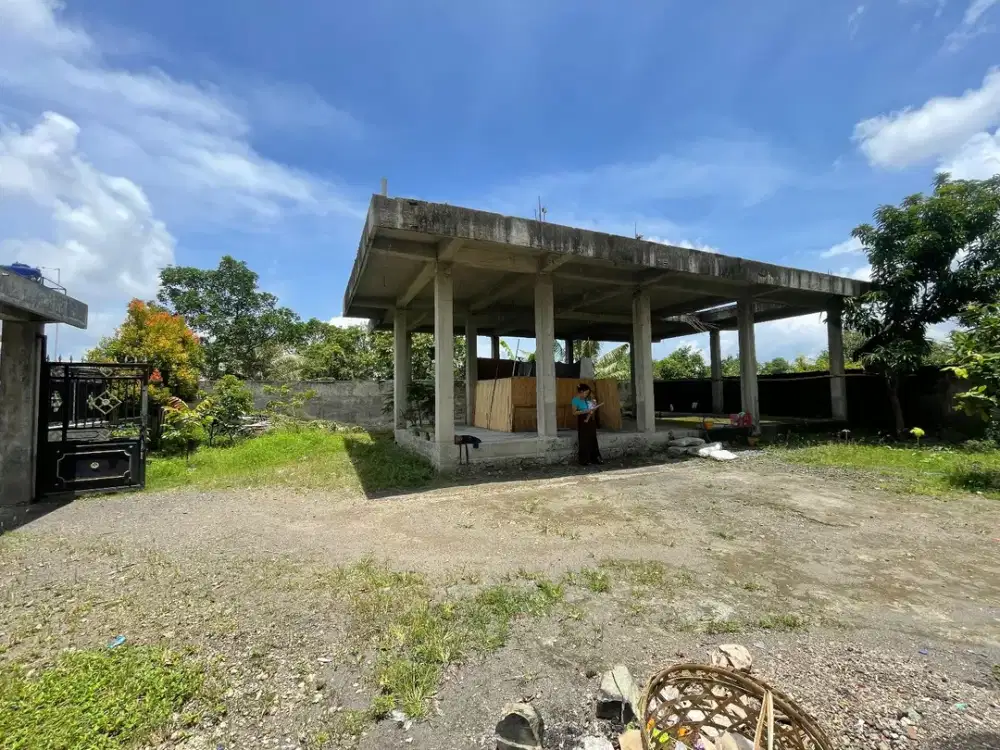 Tanah dekat pasar Bertais sudah ada pondasi bangunan