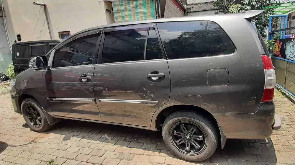 Toyota Kijang Innova 2015 Bensin
