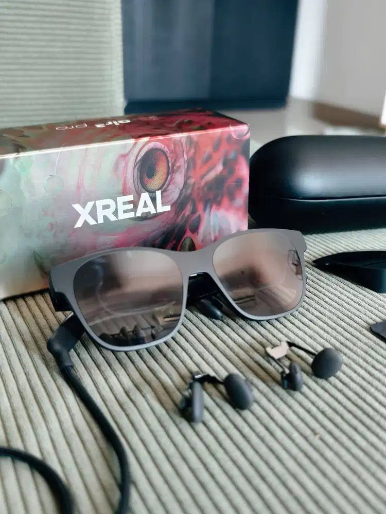 XREAL Air 2 Pro AR Glasses / Smart Glasses