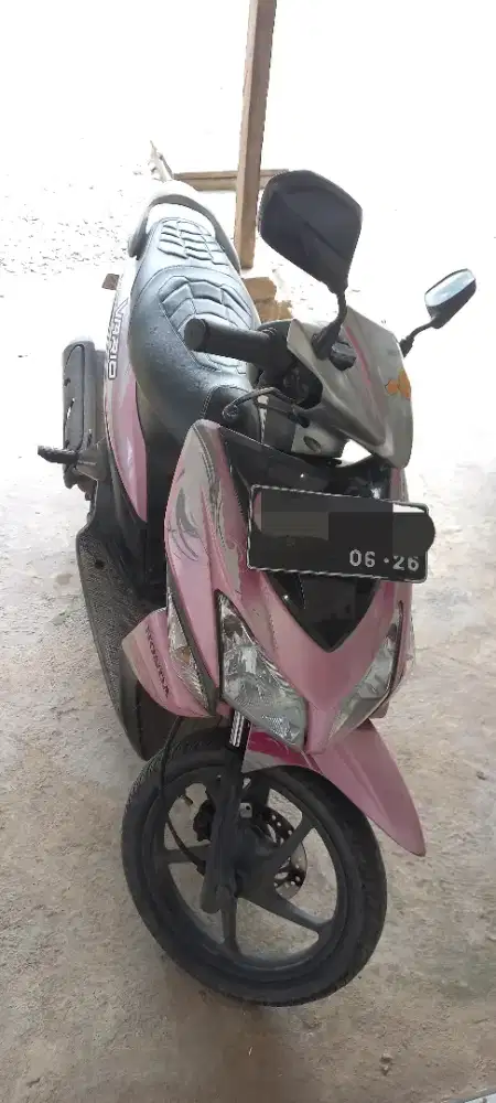 Honda Vario Pink Silver 2011 Siap Gas – Pajak Hidup, Mesin Sehat