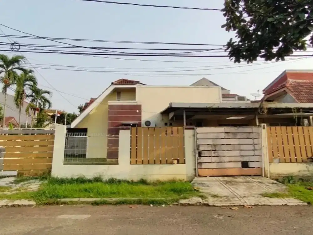 Rumah Hook/Hoek Hadap Timur dan Utara - Griya Loka 1.3 BSD, Tangerang Selatan