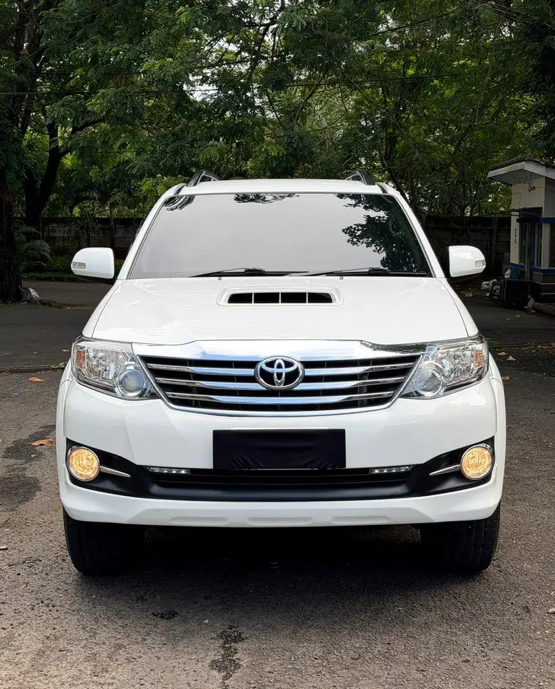 [KM 20 RB] Toyota Fortuner VNT Diesel A/T 2015 Antik Seperti Baru 2014