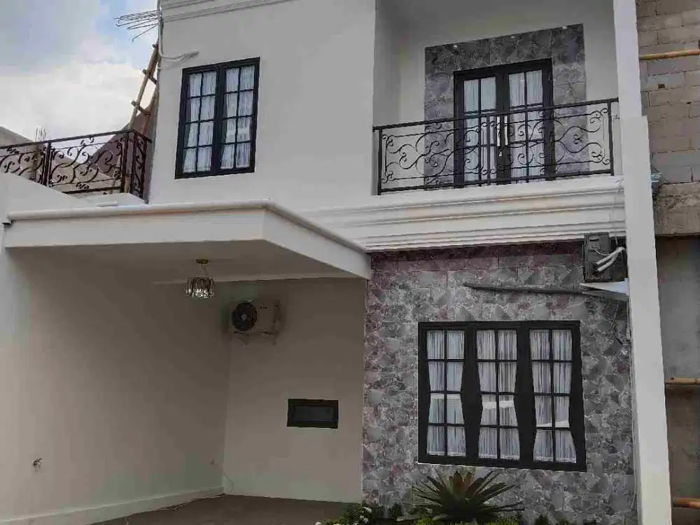 Rumah 2,5 lt 925juta selangkah ke LRT Harja mukti dan tol cibubur