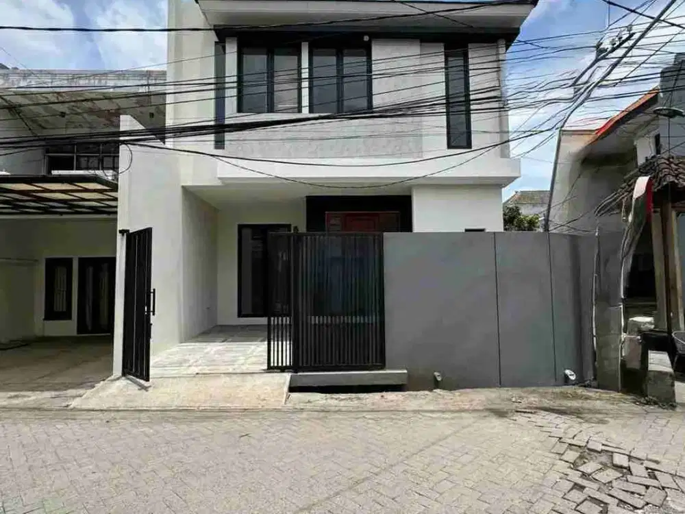 Baru Gress  ‼️Jual Rumah Siap Huni di Karang Empat Surabaya