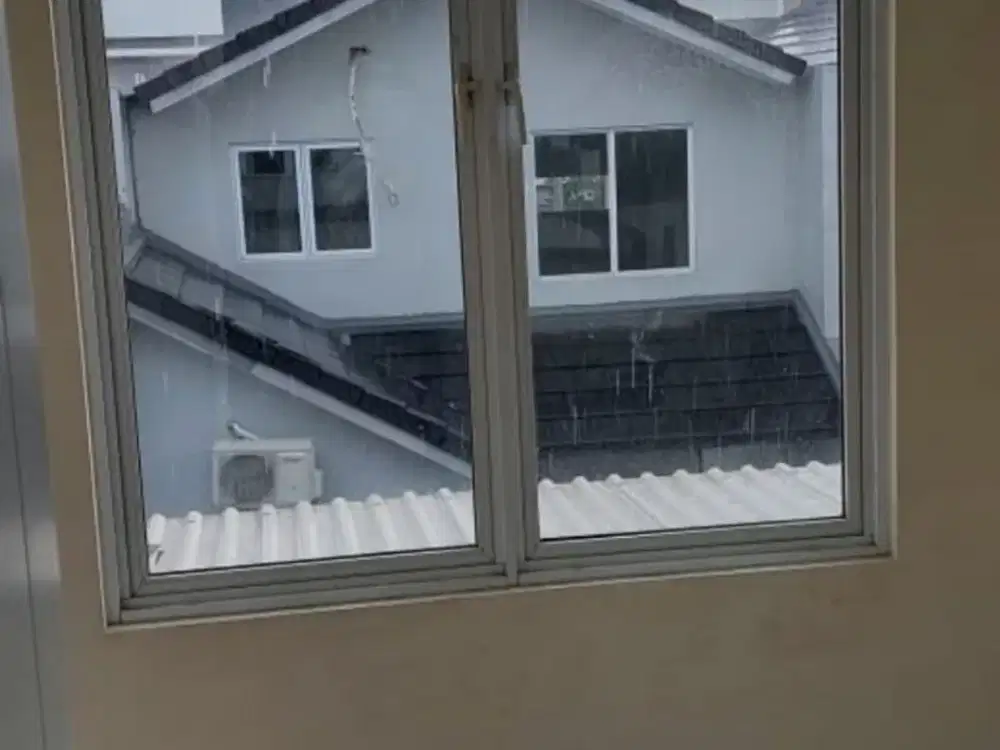 Sewa Rumah Minimalis Modern dengan Desain Cantik Nikmati Gaya Hidup di Hunian yang Nyaman dan Fungsional. Lokasi Strategis Di Cluster La Seine