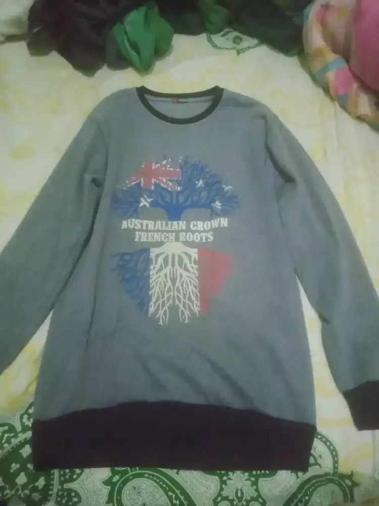 kaos atasan warna abu-abu