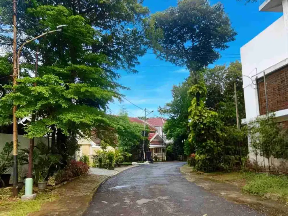 Rumah Hitung Tanah  di area Pakubuwono Kby Baru strategis.