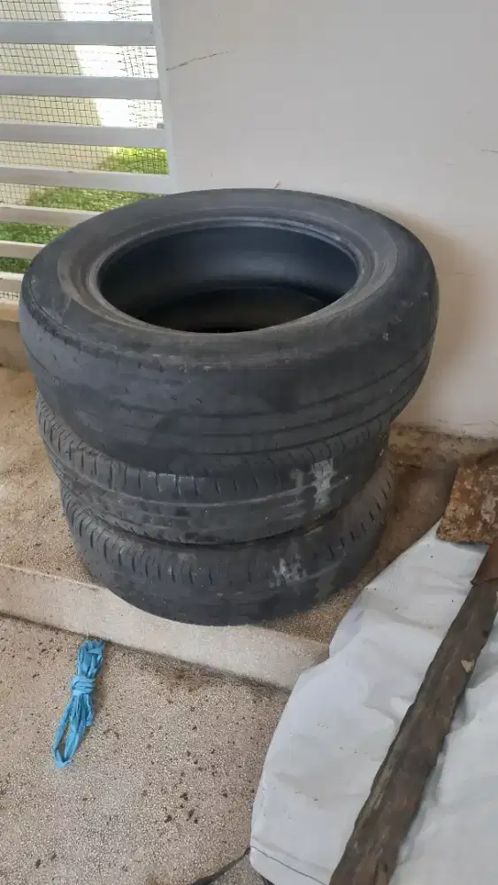 Jual Ban bekas Dunlop dan Bridgestone