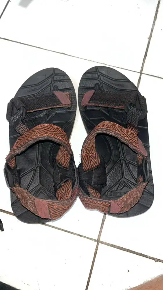 Sandal Eiger ori