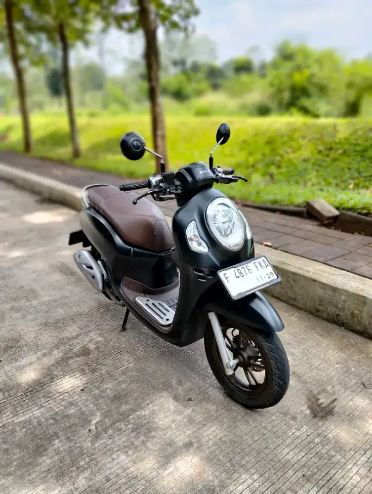 Honda Scoopy Prestige Keyless 2024 akhir