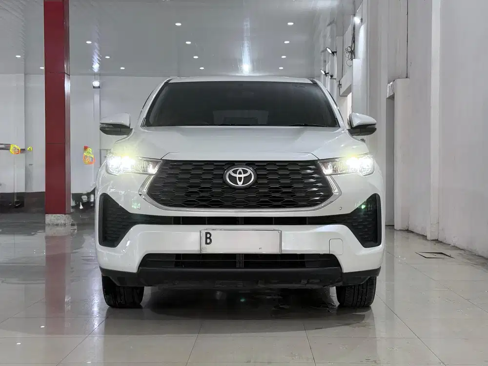 Innova zenix V 2.0 cvt 2024