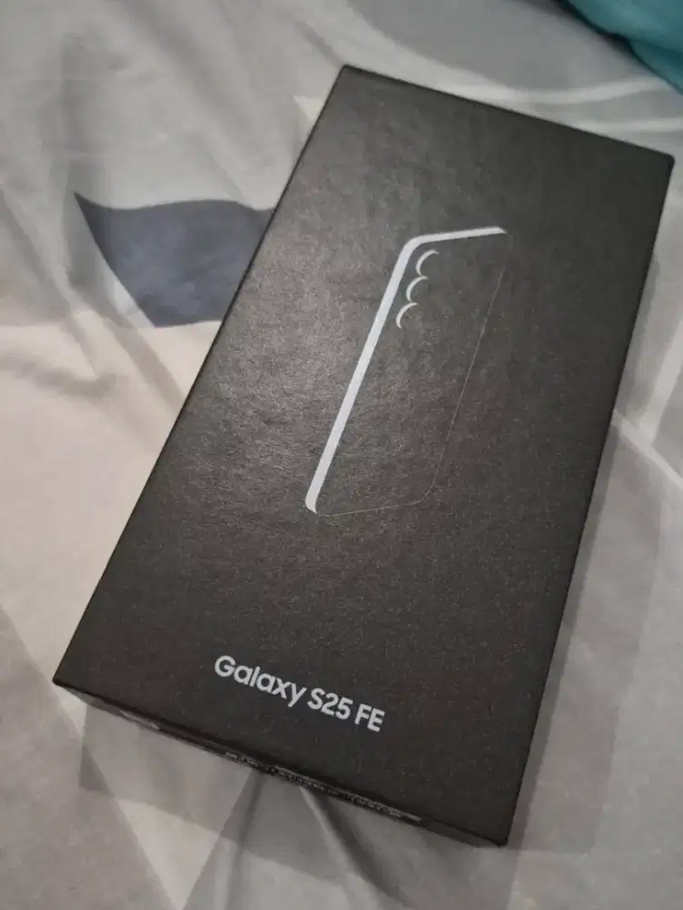 Samsung galaxy s25 fe 5G 8/256 fullset like new garansi on resmi indo