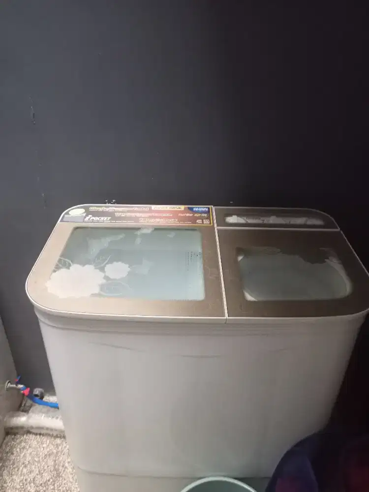 mesin cuci dua lobang akari awm-88sk