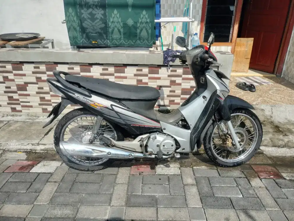 Jual supra x 125 th.2006 plat.L lokasi sby barat
