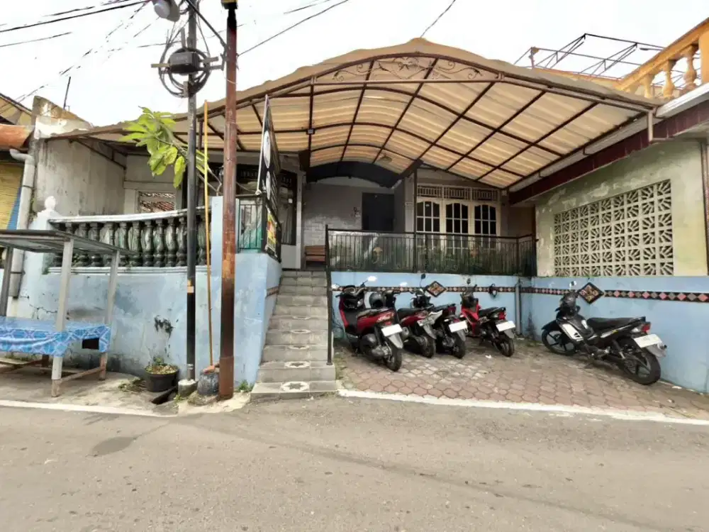 dijual rumah tengah kota