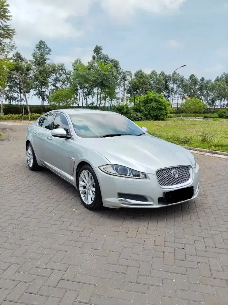 Jaguar XF 3.0 V6 Facelift 2012 NIK 2011 528i F10 E300 W212