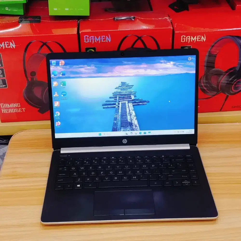 Promo Laptop HP 14s-cf1047tu Slim Intel 4205U RAM 8GB SSD 256GB  Mulus