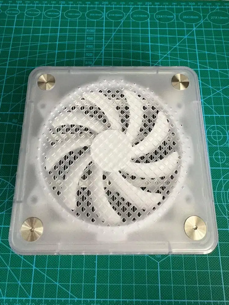 MiniPC Genmachine AMD Ryzen 7 8840U Normal Second Mulus Fullset