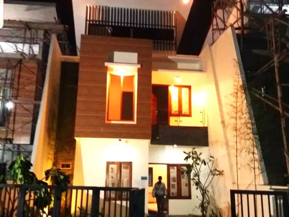 Rumah Siap Huni 2 Lantai di Cibubur Dekat LRT Cibubur Junction Lokasi Strategis Harga Terjangkau Investasi Aman dan Nyaman untuk Keluarga Modern