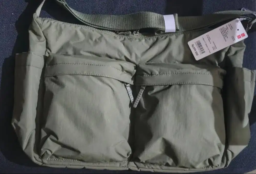 Tas Slempang Uniqlo