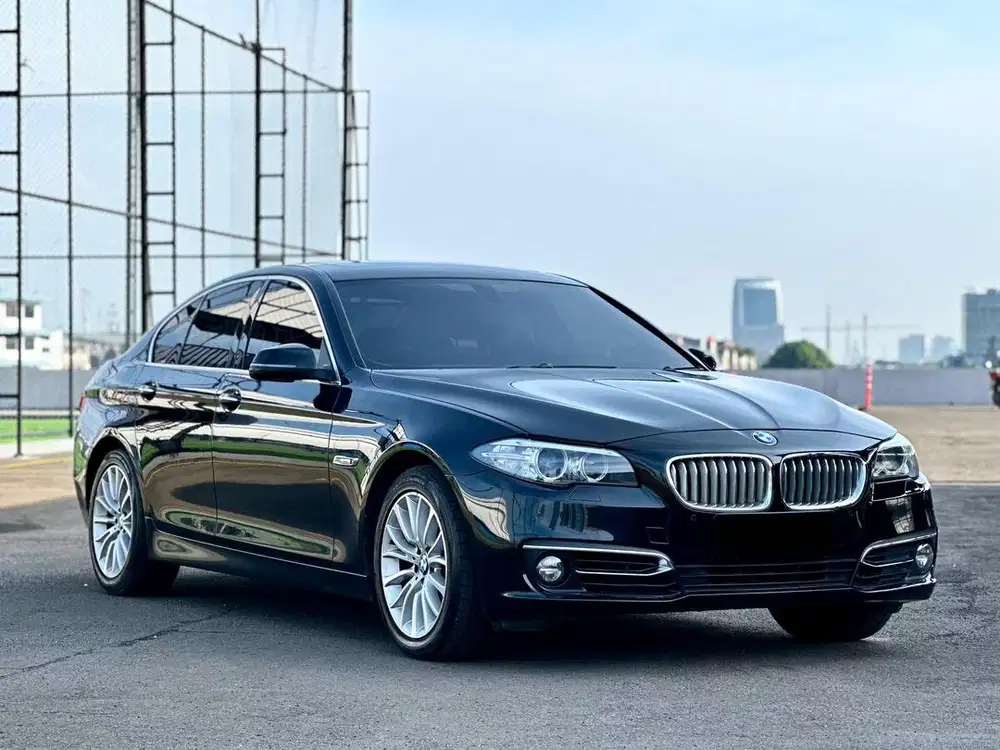 BMW 528i F10 facelift luxury line 2014 siap pakai DP 45 juta