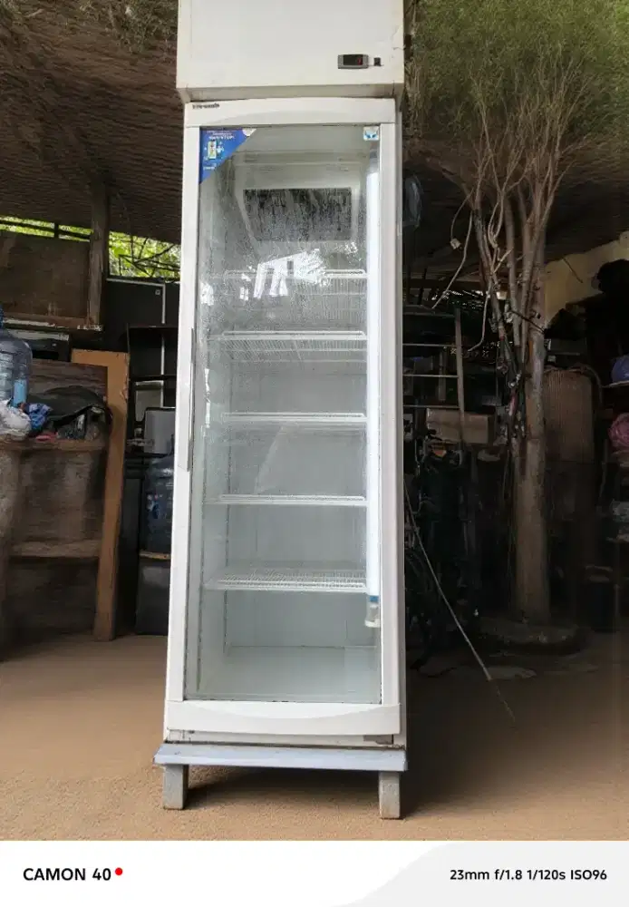 Showcase 1 pintu Jumbo merk Panasonic 460 Liter bekas istimewa