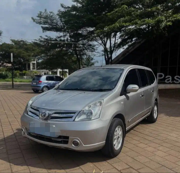 Grand Livina 1.5 ultimate automatic