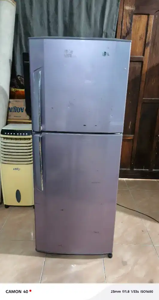 Dijual Kulkas LG 2 Pintu sekon murah Kondisi Normal Jaya Siap Pakai