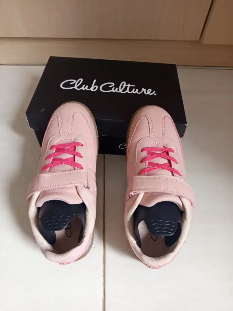 Sepatu Craza pink merah size 34