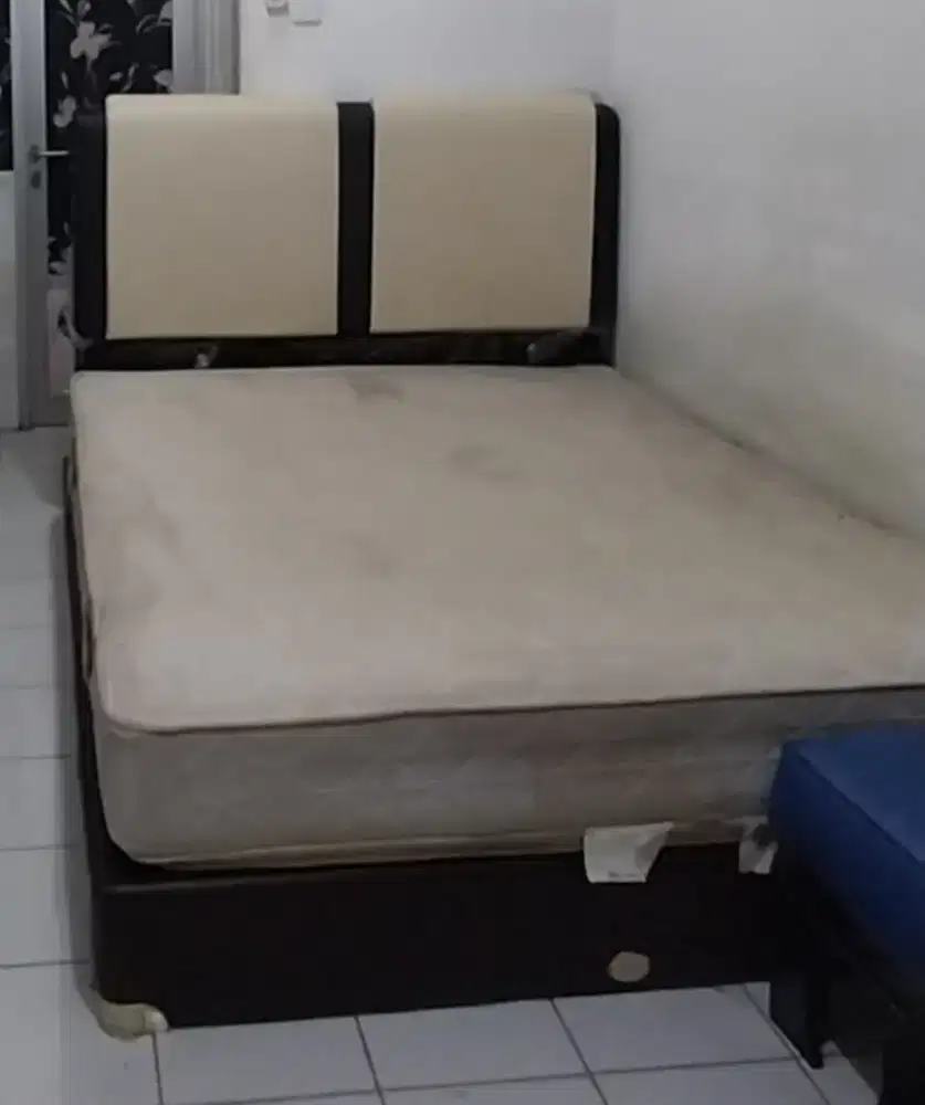Jual spring bed 160 + divan + sandaran merk Romance