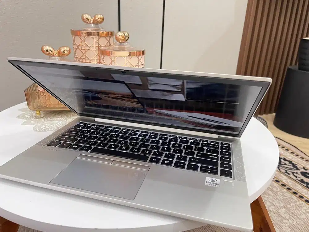 Laptop hp core i5 gen 10 like new slim