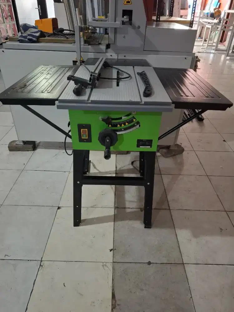 Mesin potong kayu serba guna