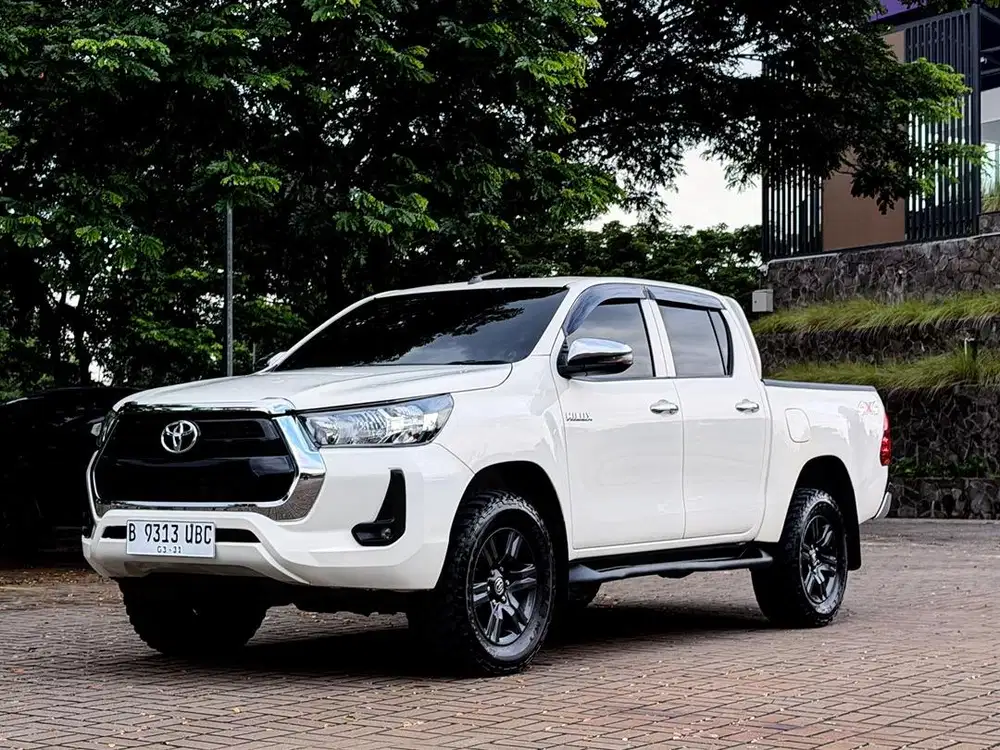 Toyota Hilux G 4x4 MT
