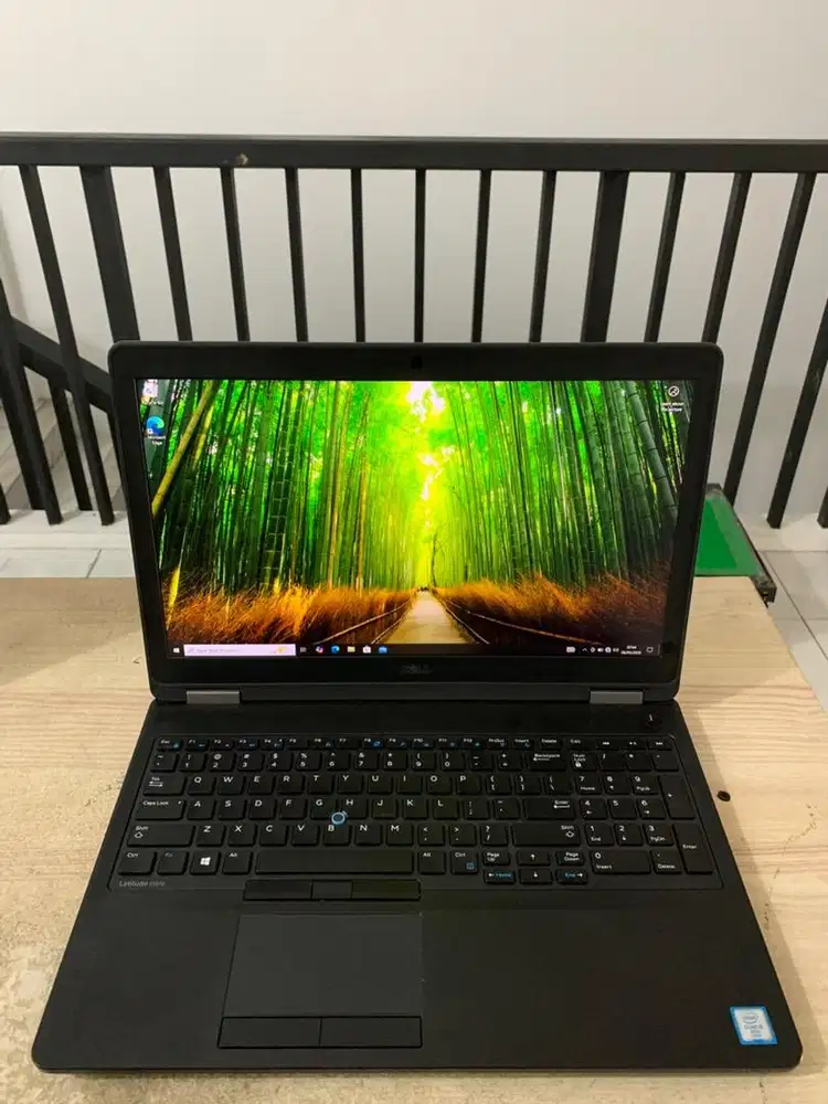 Dell 5570 i5 gen6 15inch 8/256gb
