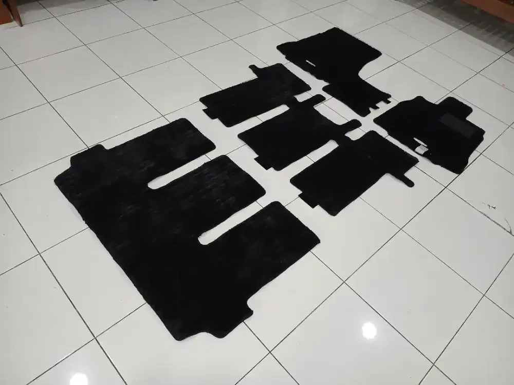 Karpet bludru elgrand e52 10-14 kondisi baru