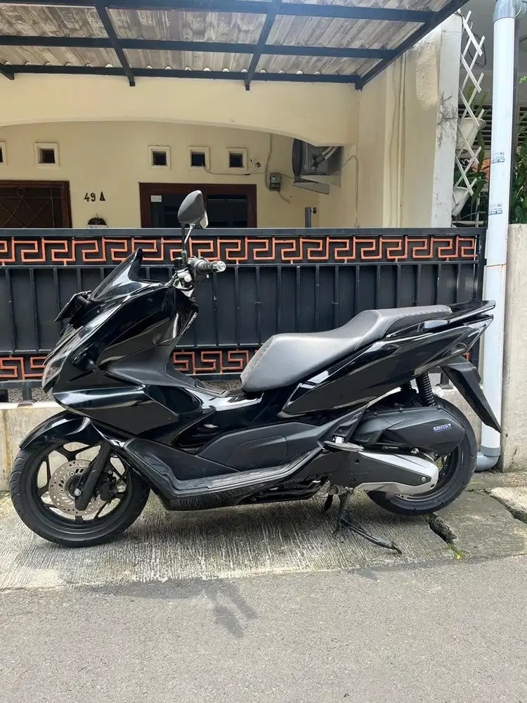 Honda PCX 160 ABS 2022 Hitam Glossy Gress