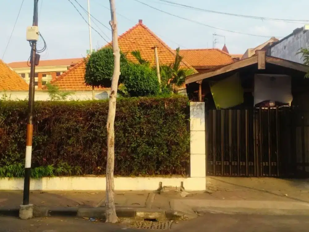 Rumah Raya Kutai Strategis Lokasi Pusat Kota Surabaya