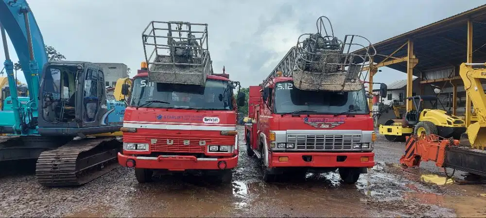 JUAL 2 UNIT TRUCK CRANE AERIAL LADDER TAHUN 2006 - KONDISI AS IS