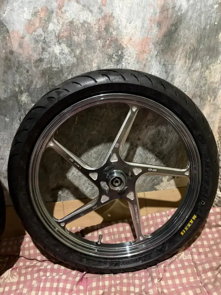 Velg Racing + Ban untuk Jupiter