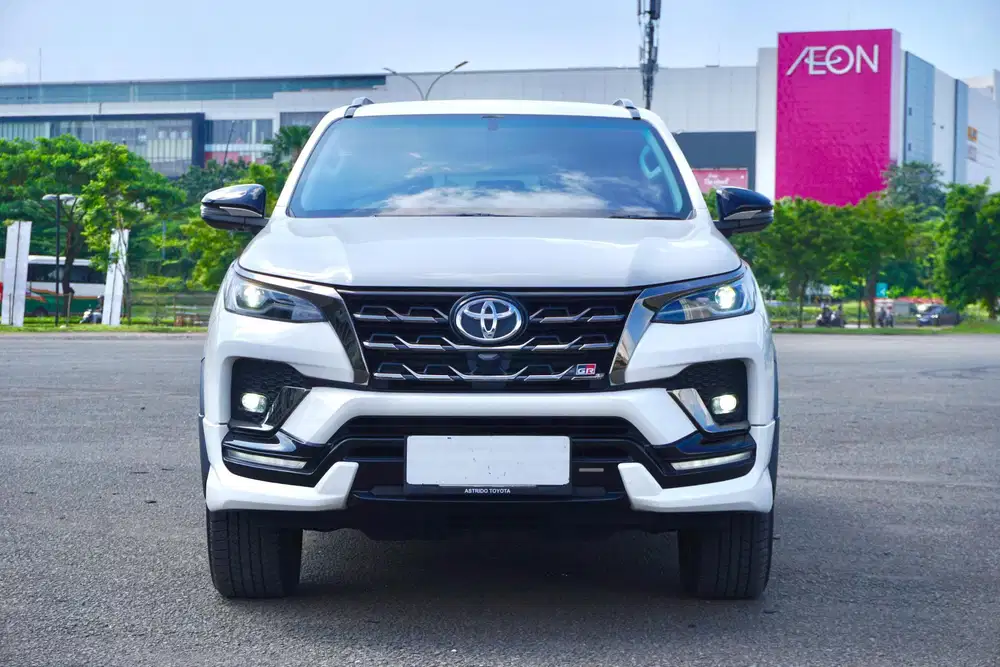 Toyota Fortuner 2.8 
GR Sport 1GD Turbo Diesel 2022 / 2023
