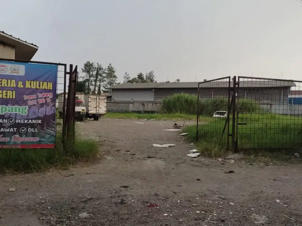 Tanah Padat Luas Bonus Bangunan di Cimareme