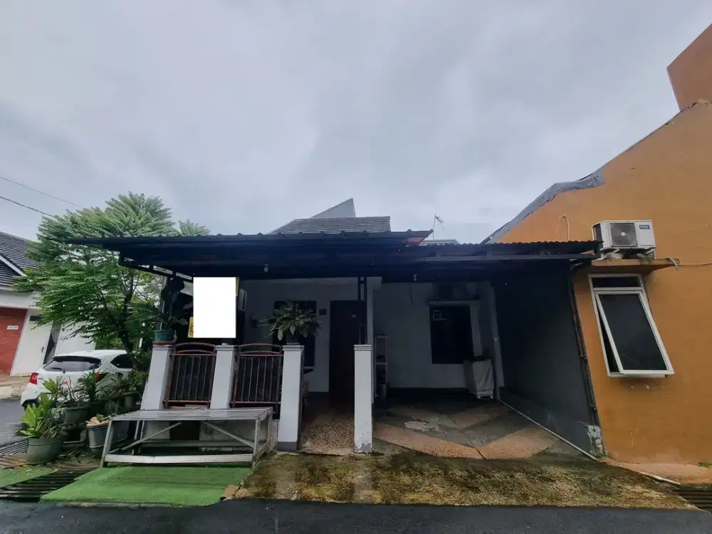 Rumah Hook 6 Menit ke Gerbang Tol Limo 1 Hadap Timur Siap Huni J-43017