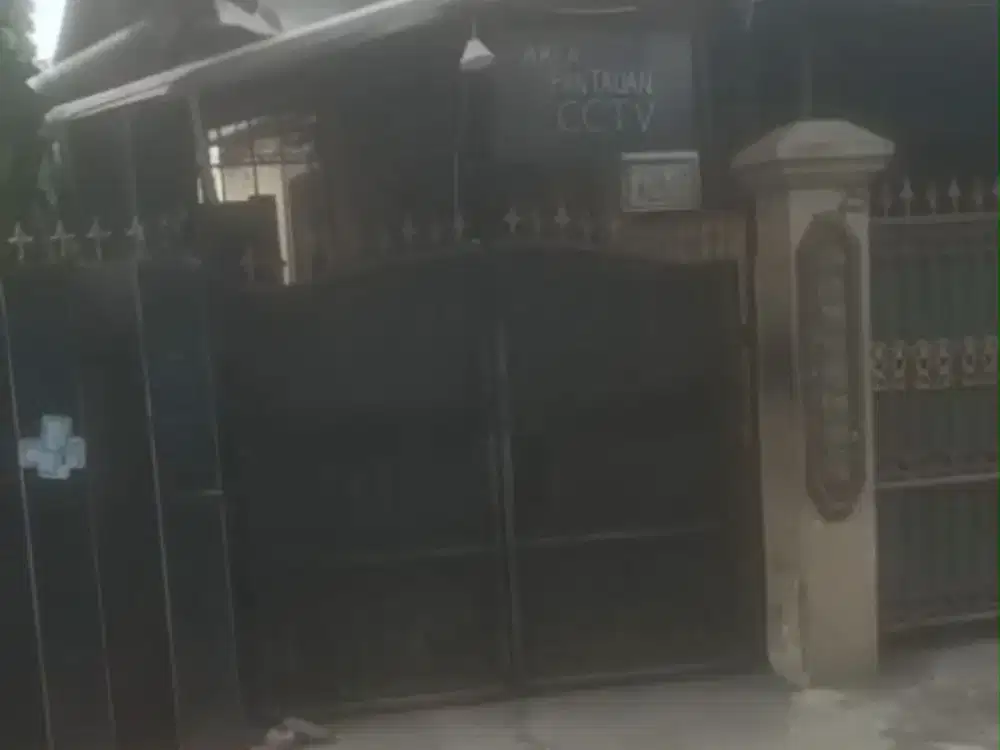 Rumah Luas 10 menit ke Pintu Tol Cililitan 7 Kamar Hadap Utara J-40489