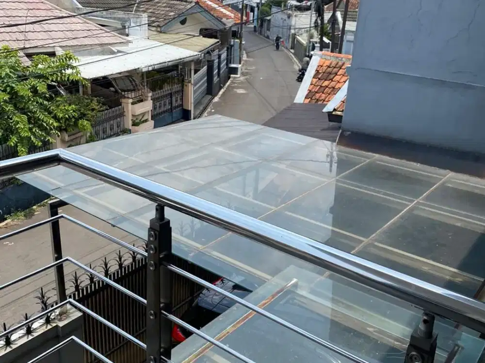 RUMAH STRATEGIS TENGAH KOTA 2 LANTAI SIAP HUNI DI CIATEUL BANDUNG