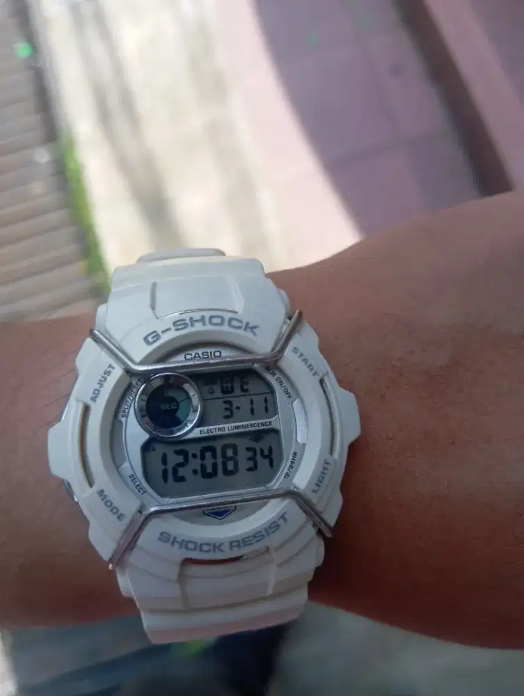 G-Shock G2000LV