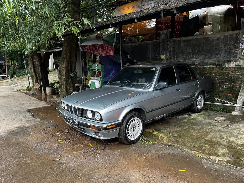 BMW 318i 1991 Bensin