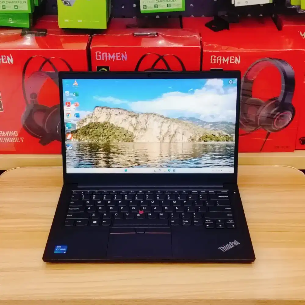 ThinkPad E14 Gen 2  Core i5-1135G7  RAM 8GB  SSD 512GB Mulus Like New