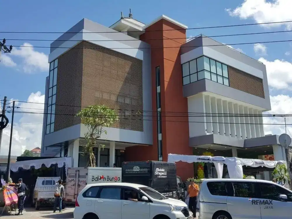 Gedung Kantor Dapat Fasilitas Bagus Dijual, di Denpasar Barat Area