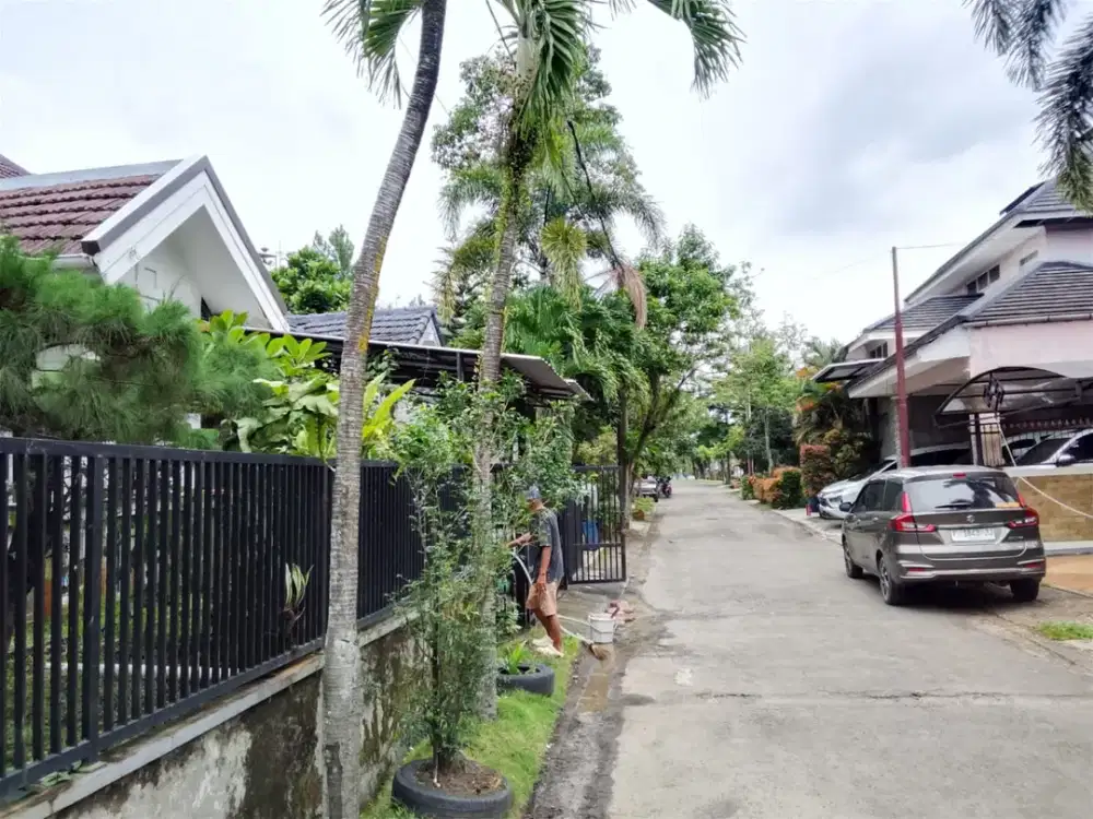 Di jual Rumah BU HARI INI harga nego sampai jadi di kawasan Sentul City dengan lokasi sangat strategis Dekat Taman Budaya